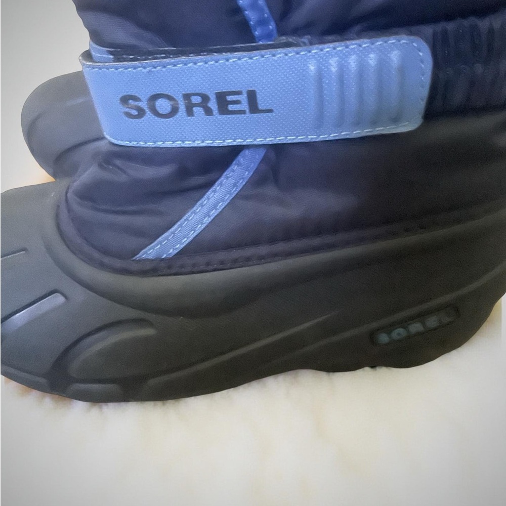 Sorel snow boots size 3  (youth) not toddler - Picture 3 of 7